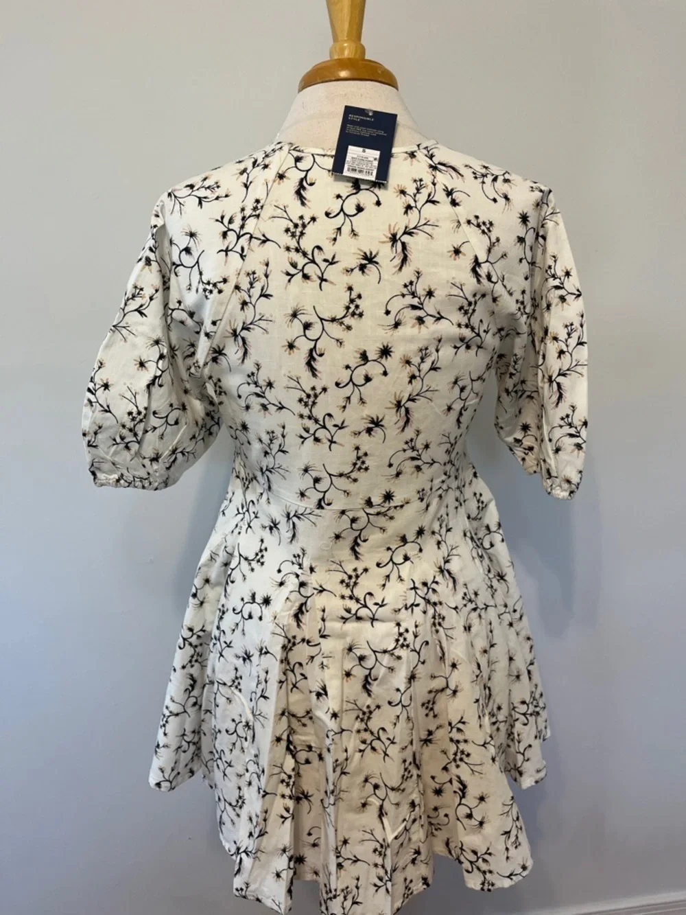 Universal Thread White Floral Spring Summer Mini Dress with POCKETS!!! Sz Small - Picture 3 of 12